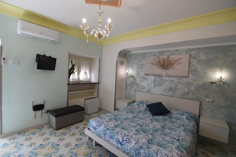 Bed, TV and multimedia, Bedroom, air conditioner
