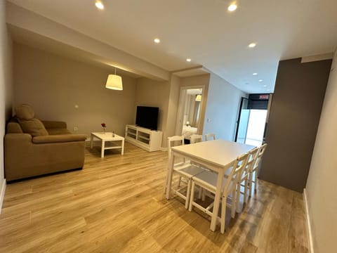 TV and multimedia, Living room, Dining area