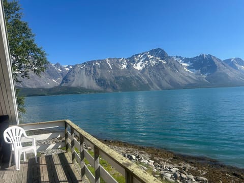 Sjursnes, Lyngen alps, Aurora borealis House in Troms Og Finnmark
