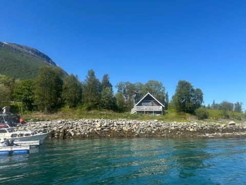 Sjursnes, Lyngen alps, Aurora borealis House in Troms Og Finnmark