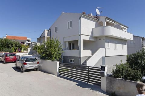 Property building, Street view