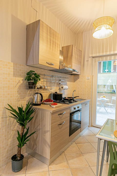 Dafne Room wonderful apt with terrace Apartment in Rome