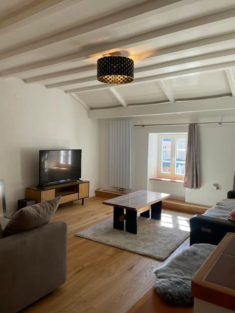 Communal lounge/ TV room, TV and multimedia, Living room