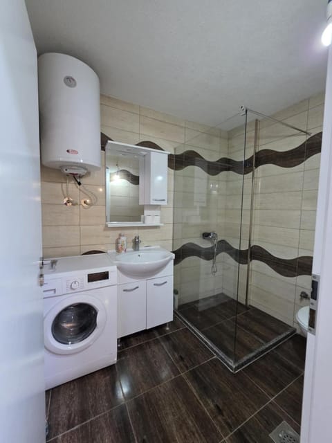 Shower, Bathroom, washing machine