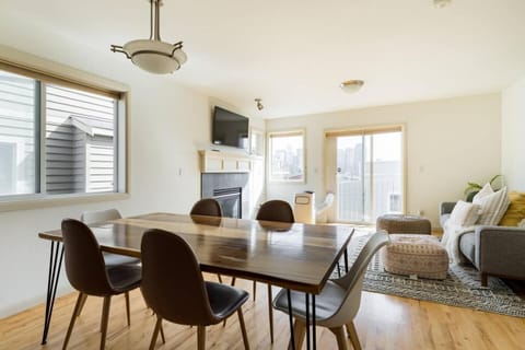 Beautiful Queen Anne home with Space Needle views House in South Lake Union