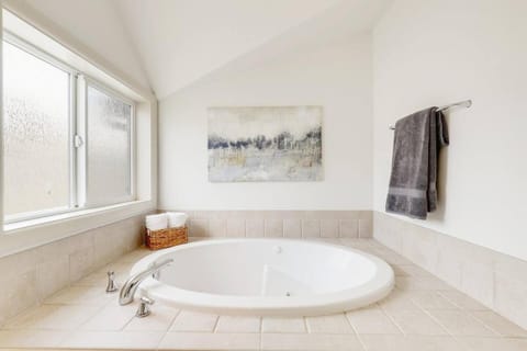 Beautiful Queen Anne home with Space Needle views House in South Lake Union