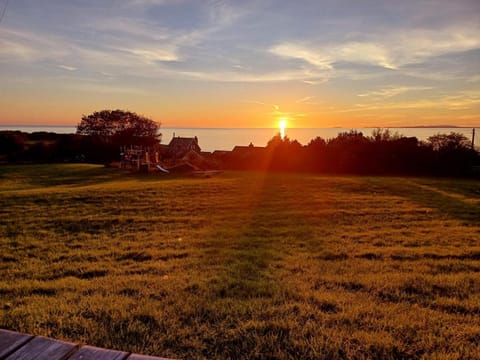 POD6 Family Glamping with seaview & Wi-Fi Chalet in Wales