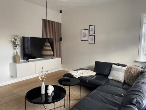 TV and multimedia, Seating area