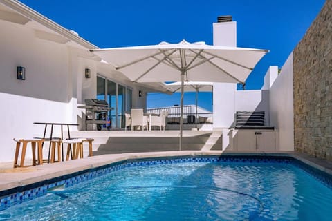 Property building, Patio, Day, BBQ facilities, BBQ facilities, View (from property/room), Balcony/Terrace, Pool view, Swimming pool, sunbed