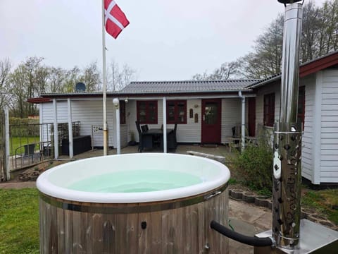 Property building, Spa and wellness centre/facilities