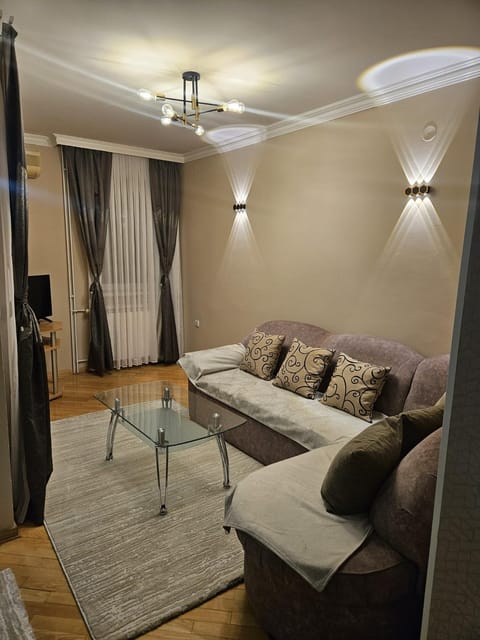 Communal lounge/ TV room, TV and multimedia, Living room, Seating area