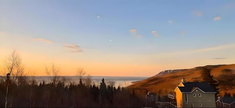 Spring, Mountain view, Sea view, Sunrise