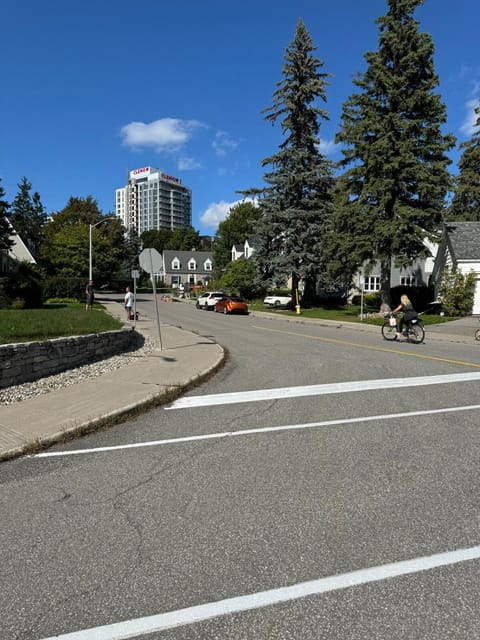 The Dows retreat with 2 car driveway House in Gatineau