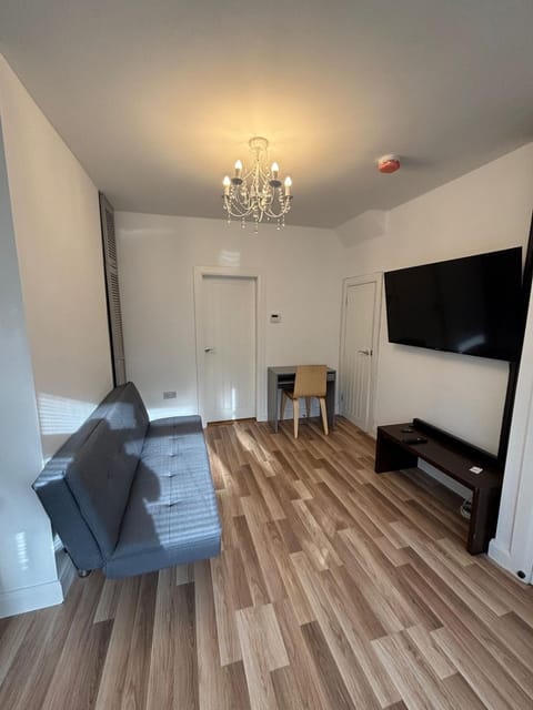 Communal lounge/ TV room, TV and multimedia, Living room