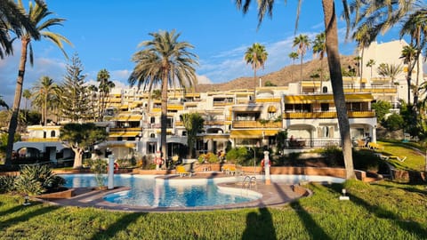 Garden, Garden view, Swimming pool, sunbed