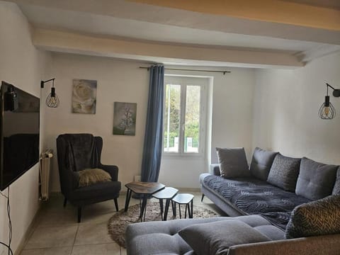 11 Remparts House in Malaucène