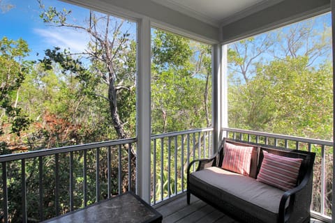 Stylish Longboat Key townhome minutes to beach Ospreys Nest House in Longboat Key