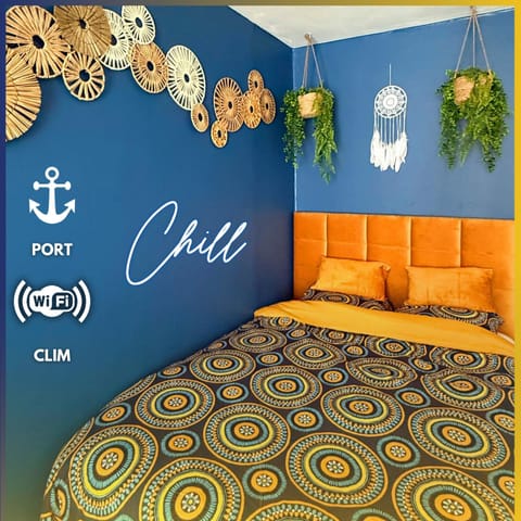 Bed, Decorative detail, Bedroom