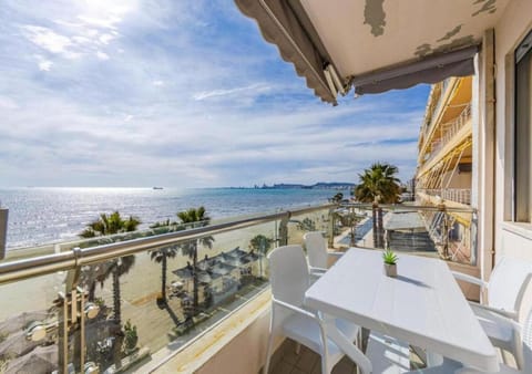 Patio, Day, View (from property/room), Balcony/Terrace, Dining area, Sea view