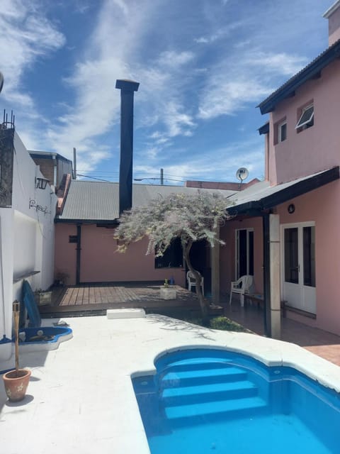 Day, Pool view