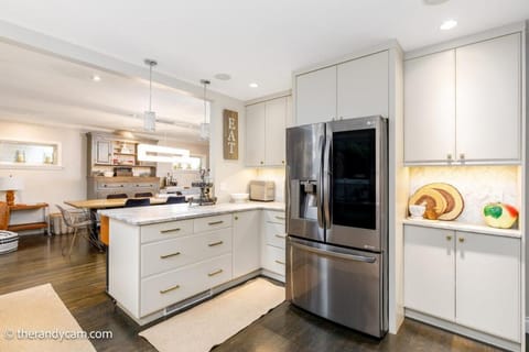 Kitchen or kitchenette, dishwasher, minibar, oven, pet friendly, stove