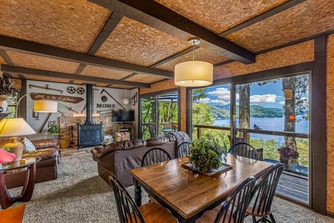 Moms Place Cozy Lake Glenville Cabin Cabin in Lake Glenville