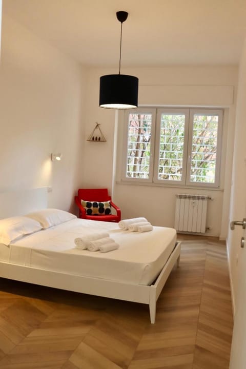 Bed, Photo of the whole room, Bedroom, Inner courtyard view