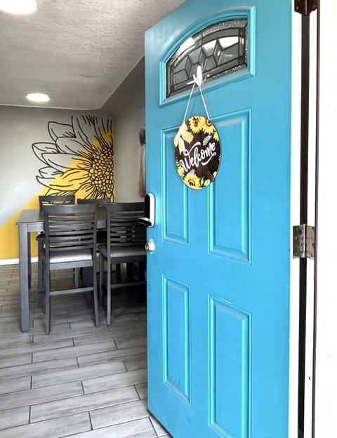 Arvada Private Family Home with Two King Beds House in Wheat Ridge