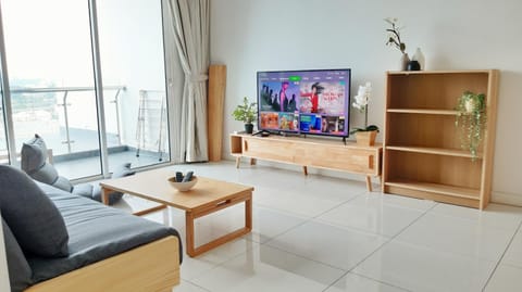 Communal lounge/ TV room, TV and multimedia, Living room, Seating area, Evening entertainment