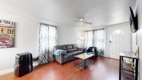 Cool Stay Near Rapids Stadium Ideal for Sports Fans Apartment in Commerce City