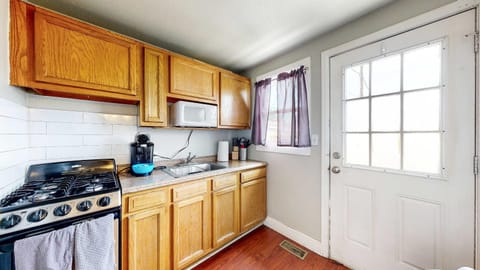 Cool Stay Near Rapids Stadium Ideal for Sports Fans Apartment in Commerce City