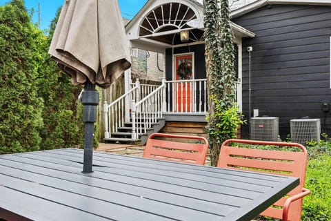 Derby Group Getaway 11 mins to Churchill Downs House in Louisville