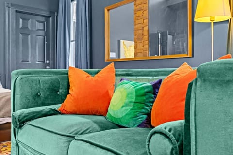 Derby Group Getaway 11 mins to Churchill Downs House in Louisville