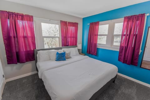 Bed, Photo of the whole room, Bedroom, pet friendly