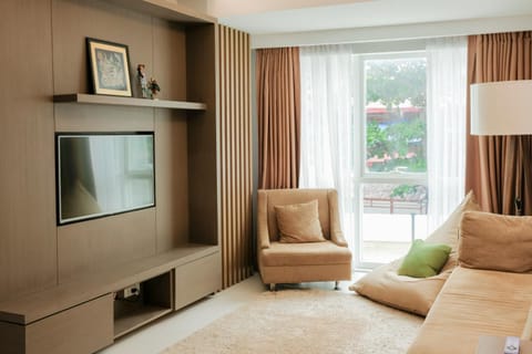 Communal lounge/ TV room, TV and multimedia, Living room
