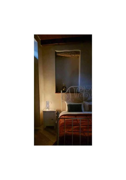Bedroom, air conditioner