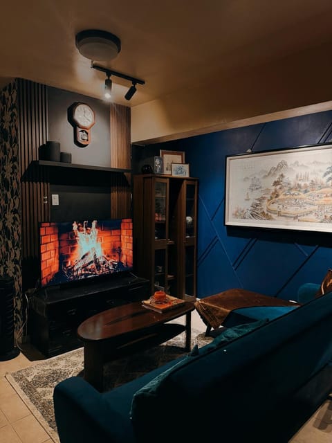 TV and multimedia, Living room, Evening entertainment