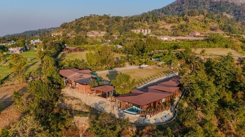 Property building, Nearby landmark, Spring, Day, Neighbourhood, Natural landscape, Bird's eye view, View (from property/room), Mountain view