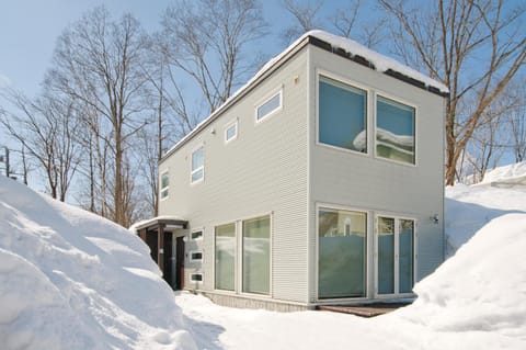 Property building, Winter