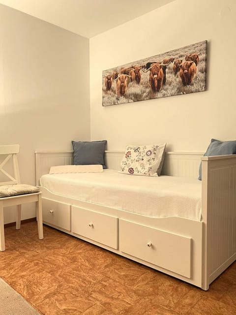 Bed, Living room, Photo of the whole room, Seating area, Bedroom