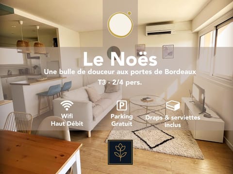 Living room, Seating area, air conditioner