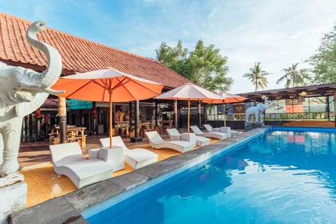 Day, Pool view, Swimming pool, Swimming pool, sunbed