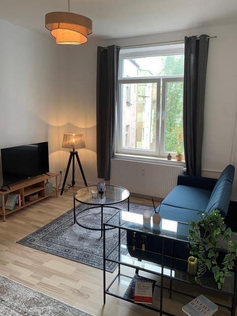 Communal lounge/ TV room, TV and multimedia, Living room