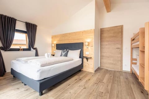 Bed, Day, Bedroom, bunk bed