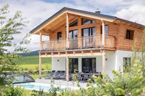 Property building, Day, Garden, View (from property/room), Balcony/Terrace, Garden view, Pool view, Swimming pool