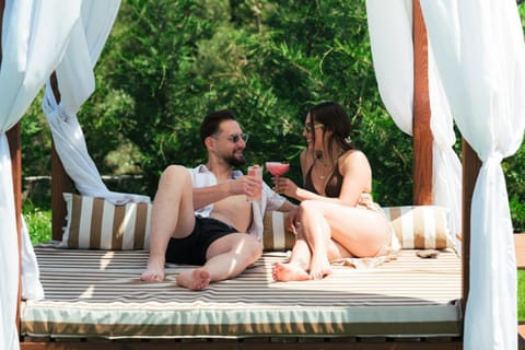 People, Natural landscape, Guests