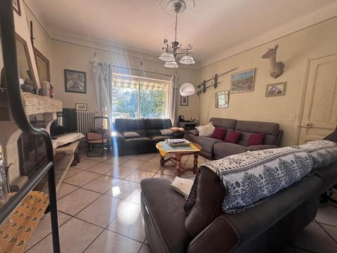 Mas augustin House in Saint-Remy-de-Provence