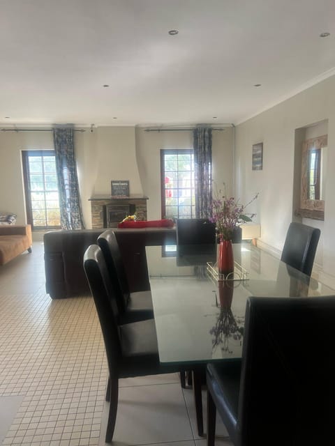 Hidden weaver Bed and Breakfast in Cape Town