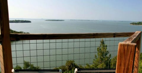 Enchanting Room Rental with Stunning Lake Views near Houston, Texas House in Rio Grande