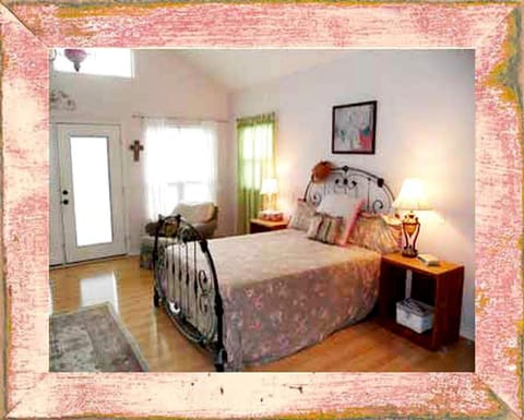 Spacious Cottage with Exquisite Pond and Hill Country Views near Fredericksburg and Kerrville, Texas House in Hunt